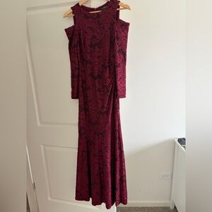 Elegant Burgundy Lace Evening Dress - Long Sleeve Women’s Gown